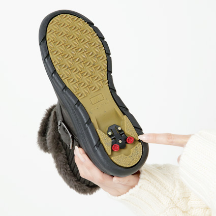 収納できるスパイク付き